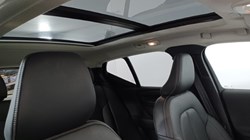 2024 (74) VOLVO XC40 2.0 B4P Ultra Dark 5dr Auto 4692100