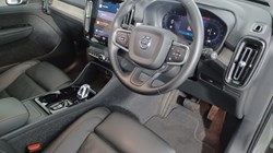 2024 (74) VOLVO XC40 2.0 B4P Ultra Dark 5dr Auto 4692099