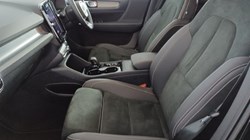 2022 (72) VOLVO XC40 2.0 B4P Plus Dark 5dr AWD Auto 4694212