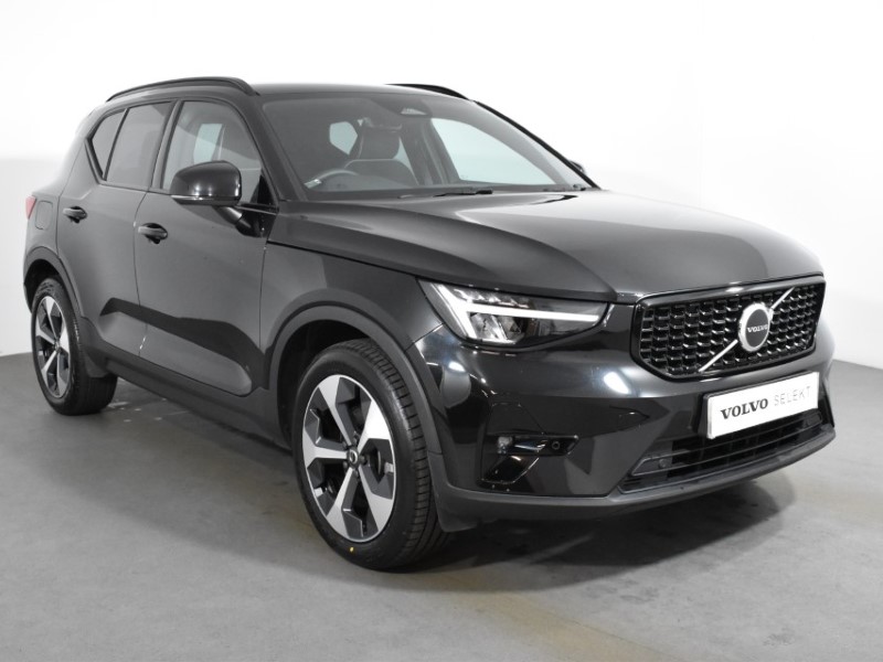 2022 (72) VOLVO XC40 2.0 B4P Plus Dark 5dr AWD Auto
