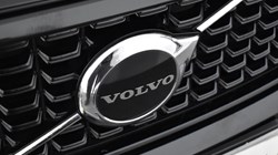 2022 (72) VOLVO XC40 2.0 B4P Plus Dark 5dr AWD Auto 4694245