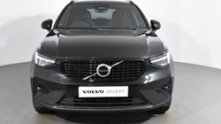 2022 (72) VOLVO XC40 2.0 B4P Plus Dark 5dr AWD Auto 4694202
