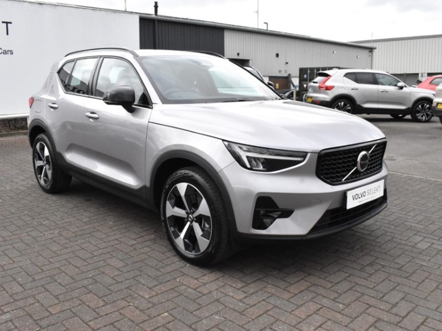 2025 (75) VOLVO XC40 2.0 B3P Plus Dark 5dr Auto