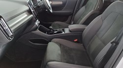 2024 (24) VOLVO XC40 2.0 B4P Plus Dark 5dr Auto 4687004