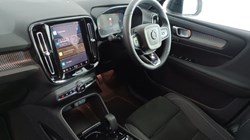 2024 (24) VOLVO XC40 2.0 B4P Plus Dark 5dr Auto 4687005