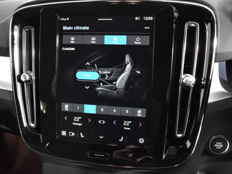 2024 (74) VOLVO XC40 2.0 B3P Core 5dr Auto 4715941