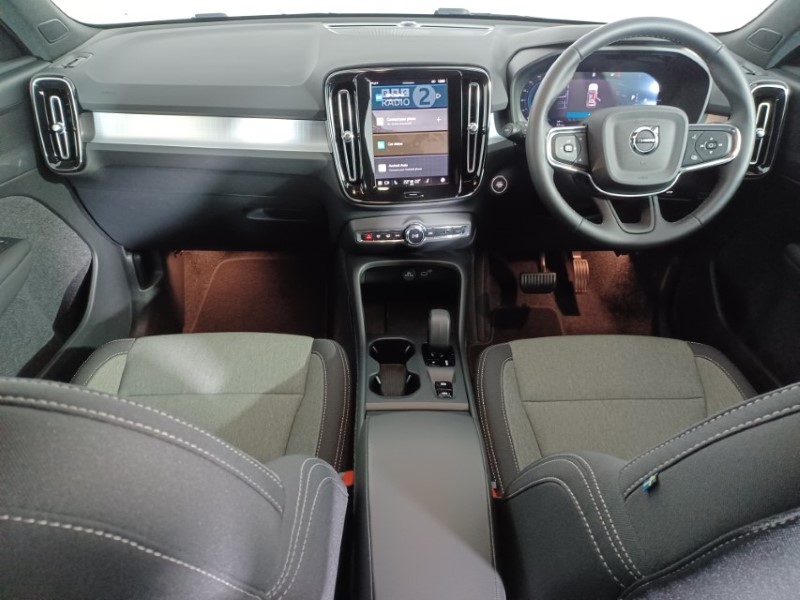 2024 (74) VOLVO XC40 2.0 B3P Core 5dr Auto 4715925