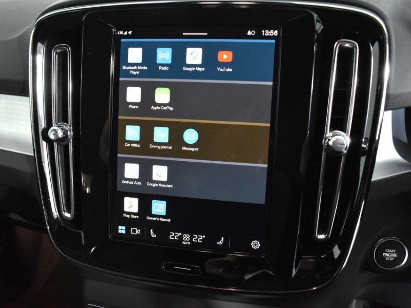 2024 (74) VOLVO XC40 2.0 B3P Core 5dr Auto 4715940