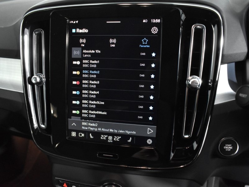 2024 (74) VOLVO XC40 2.0 B3P Core 5dr Auto 4715939