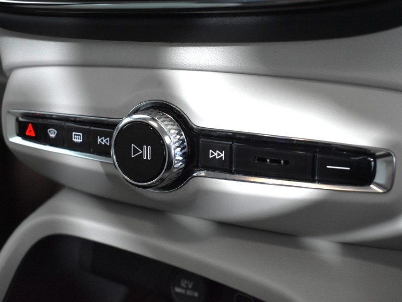 2024 (74) VOLVO XC40 2.0 B3P Ultra Bright 5dr Auto 4688124