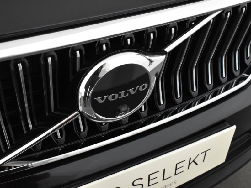 2024 (74) VOLVO XC40 2.0 B3P Ultra Bright 5dr Auto 4688195