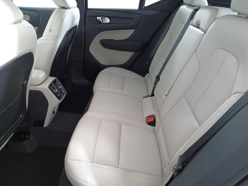 2024 (74) VOLVO XC40 2.0 B3P Ultra Bright 5dr Auto 4688058