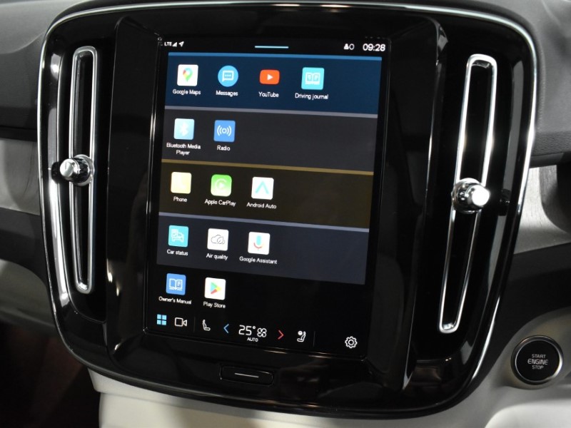 2024 (74) VOLVO XC40 2.0 B3P Ultra Bright 5dr Auto 4688120