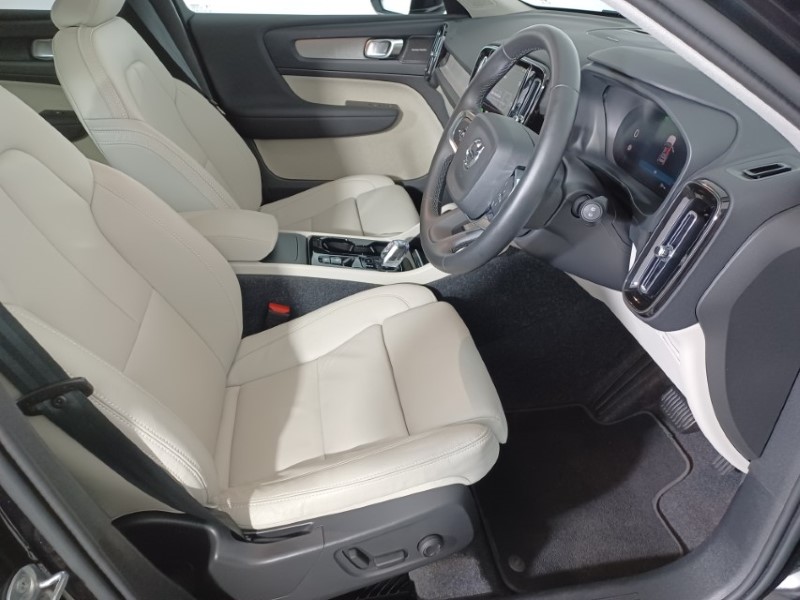 2024 (74) VOLVO XC40 2.0 B3P Ultra Bright 5dr Auto 4688048