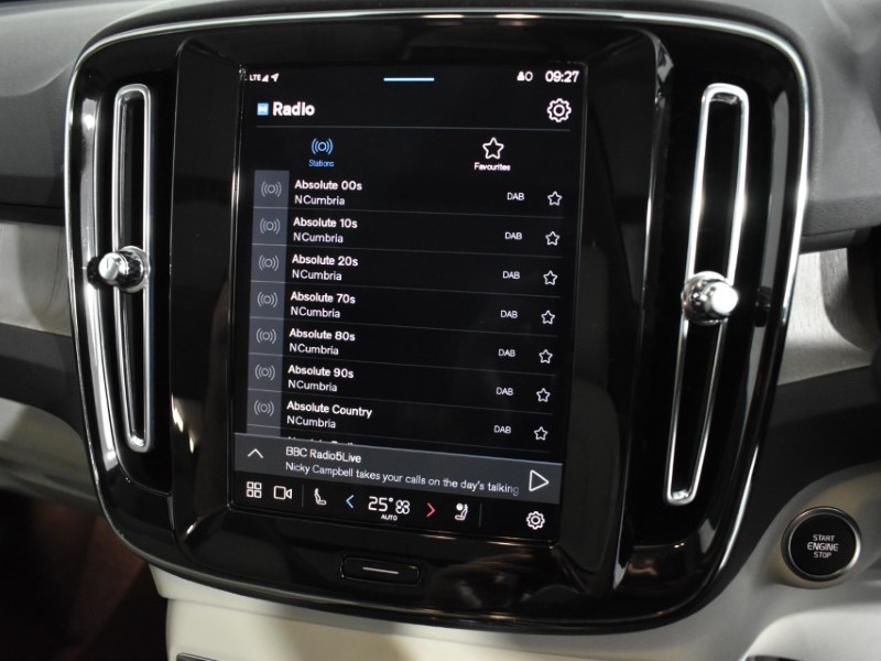 2024 (74) VOLVO XC40 2.0 B3P Ultra Bright 5dr Auto 4688118