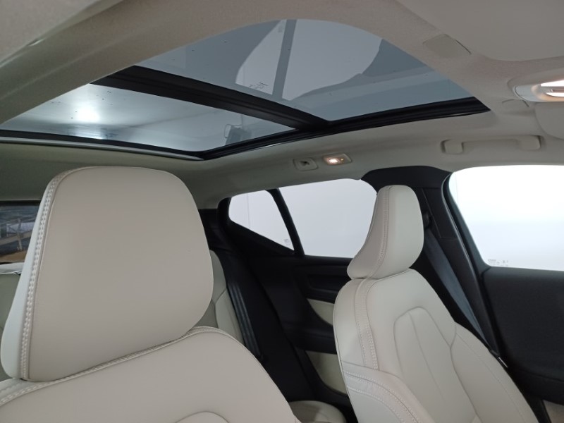 2024 (74) VOLVO XC40 2.0 B3P Ultra Bright 5dr Auto 4688050