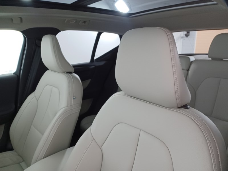 2024 (74) VOLVO XC40 2.0 B3P Ultra Bright 5dr Auto 4688057