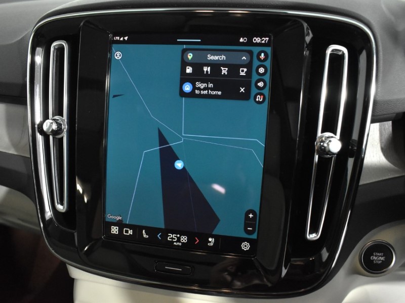 2024 (74) VOLVO XC40 2.0 B3P Ultra Bright 5dr Auto 4688068