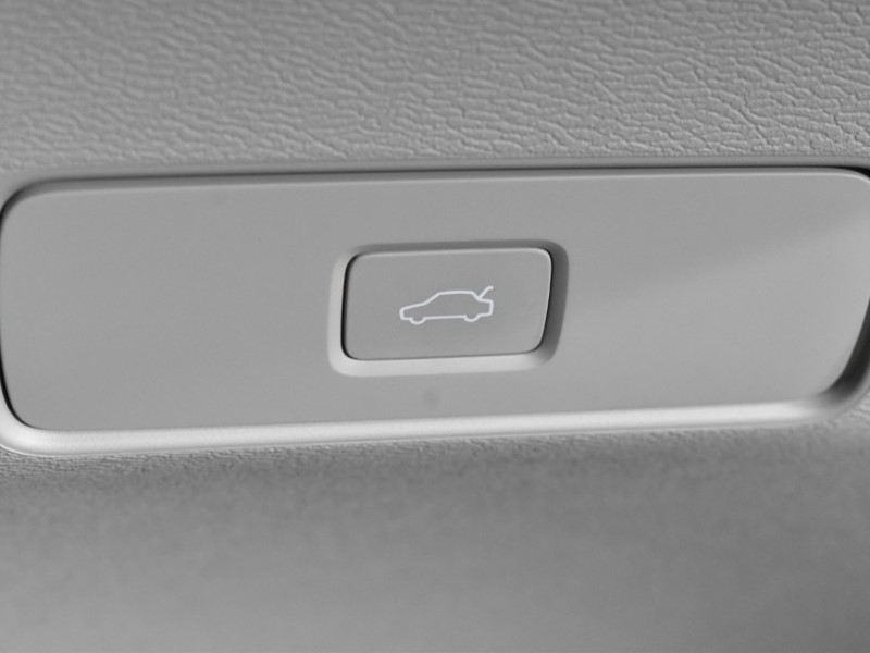 2024 (74) VOLVO XC40 2.0 B3P Ultra Bright 5dr Auto 4688125