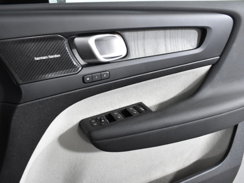 2024 (74) VOLVO XC40 2.0 B3P Ultra Bright 5dr Auto 4688127