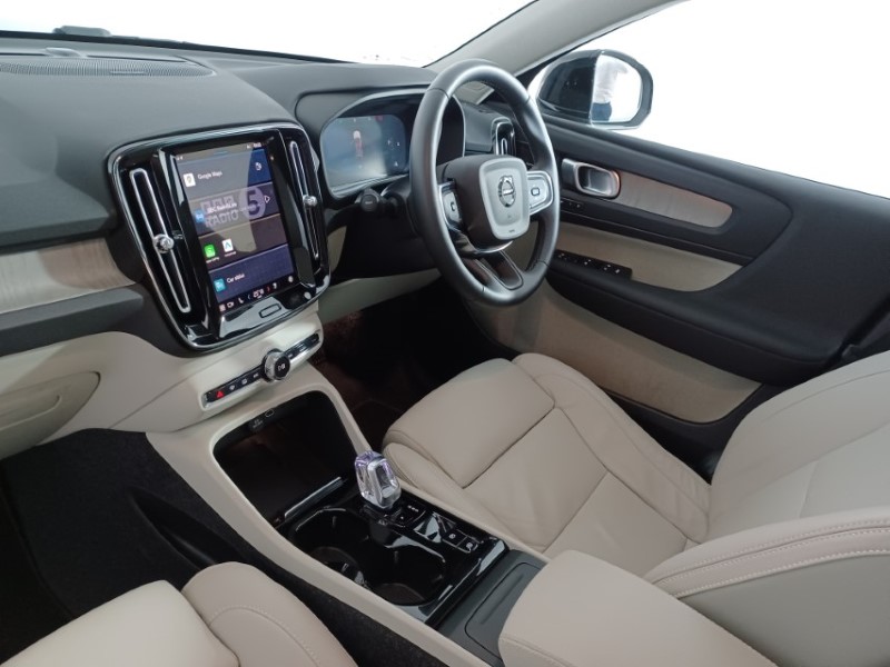 2024 (74) VOLVO XC40 2.0 B3P Ultra Bright 5dr Auto 4688056