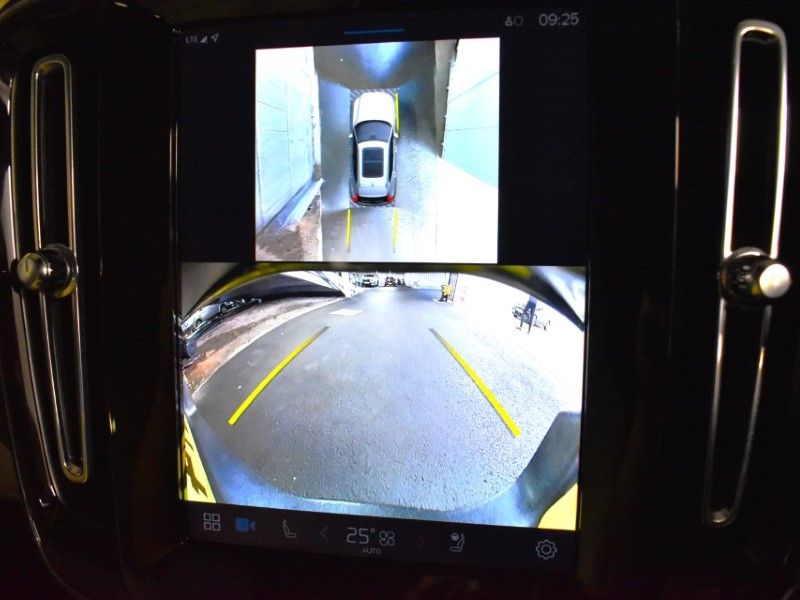 2024 (74) VOLVO XC40 2.0 B3P Ultra Bright 5dr Auto 4688064