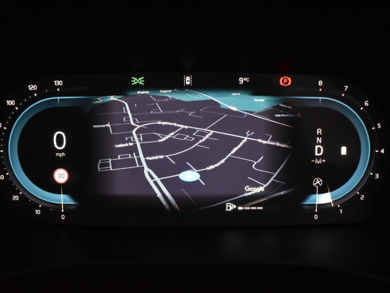 2024 (24) VOLVO XC40 2.0 B3P Ultimate Dark 5dr Auto 4690267