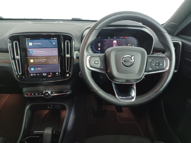 2024 (24) VOLVO XC40 2.0 B3P Ultimate Dark 5dr Auto 4690254