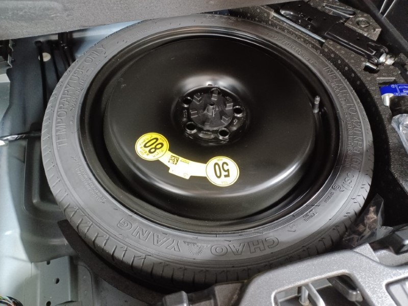 2024 (24) VOLVO XC40 2.0 B3P Ultimate Dark 5dr Auto 4690263