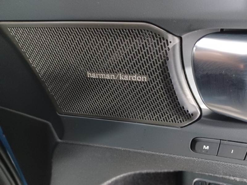 2024 (24) VOLVO XC40 2.0 B3P Ultimate Dark 5dr Auto 4690253