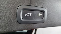 2024 (24) VOLVO XC40 2.0 B3P Ultimate Dark 5dr Auto 4690264