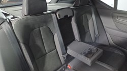 2024 (24) VOLVO XC40 2.0 B3P Ultimate Dark 5dr Auto 4690252