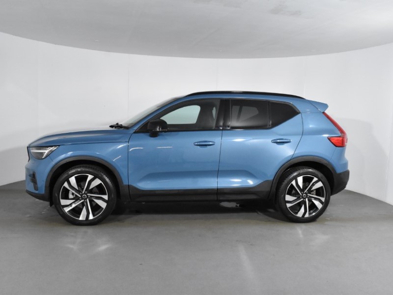 2024 (24) VOLVO XC40 2.0 B3P Ultimate Dark 5dr Auto 4690199