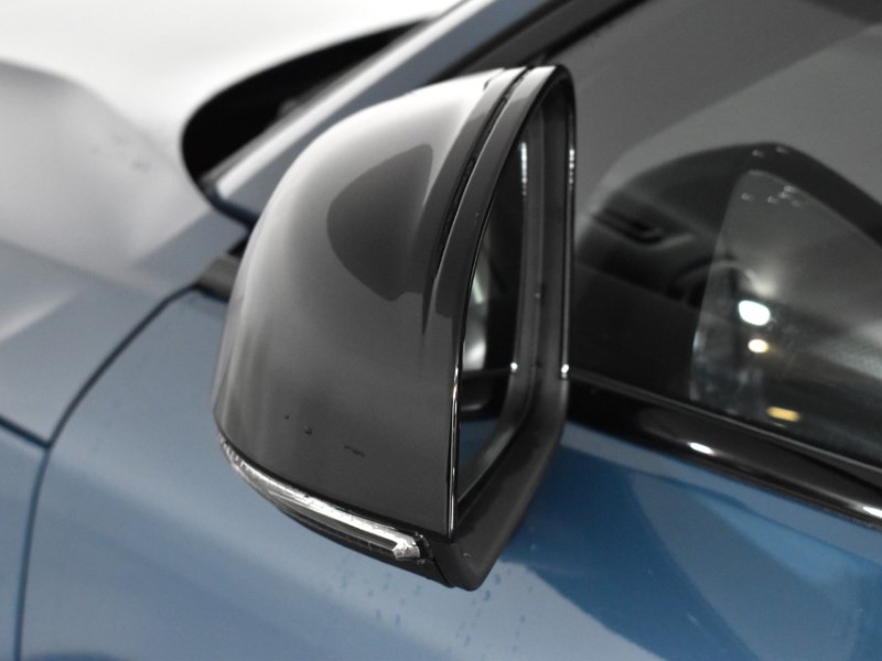 2024 (24) VOLVO XC40 2.0 B3P Ultimate Dark 5dr Auto 4690284