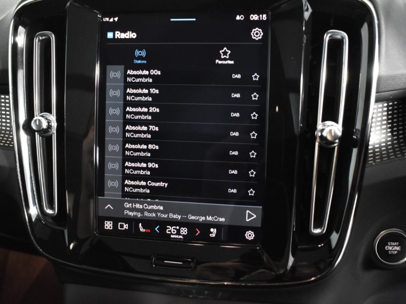 2024 (24) VOLVO XC40 2.0 B3P Ultimate Dark 5dr Auto 4690272