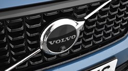 2024 (24) VOLVO XC40 2.0 B3P Ultimate Dark 5dr Auto 4690293