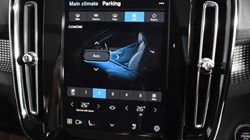 2024 (24) VOLVO XC40 2.0 B3P Ultimate Dark 5dr Auto 4690271