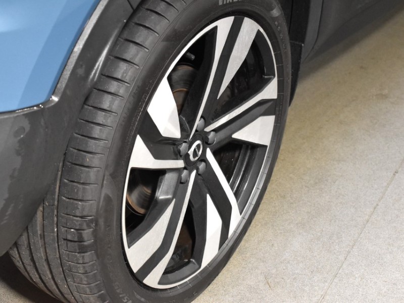 2024 (24) VOLVO XC40 2.0 B3P Ultimate Dark 5dr Auto 4690289