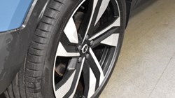 2024 (24) VOLVO XC40 2.0 B3P Ultimate Dark 5dr Auto 4690289