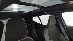 2024 (24) VOLVO XC40 2.0 B3P Ultimate Dark 5dr Auto 4690250
