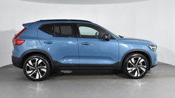 2024 (24) VOLVO XC40 2.0 B3P Ultimate Dark 5dr Auto 4690195