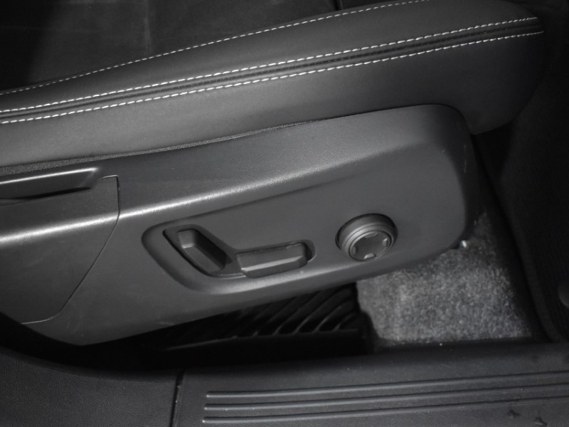 2024 (24) VOLVO XC40 2.0 B3P Ultimate Dark 5dr Auto 4690280