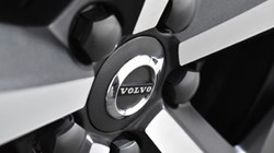 2024 (24) VOLVO XC40 2.0 B3P Plus Dark 5dr Auto 4715518