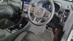 2024 (24) VOLVO XC40 2.0 B3P Plus Dark 5dr Auto 4715344