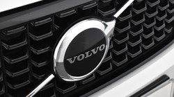 2024 (24) VOLVO XC40 2.0 B3P Plus Dark 5dr Auto 4715524