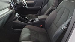 2024 (24) VOLVO XC40 2.0 B3P Plus Dark 5dr Auto 4715352