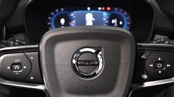 2024 (24) VOLVO XC40 2.0 B3P Plus Dark 5dr Auto 4715410