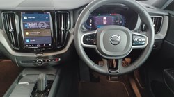 2022 (22) VOLVO XC60 2.0 B5P R DESIGN 5dr AWD Geartronic 4685026