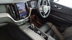 2022 (22) VOLVO XC60 2.0 B5P R DESIGN 5dr AWD Geartronic 4685029