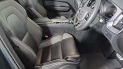 2022 (22) VOLVO XC60 2.0 B5P R DESIGN 5dr AWD Geartronic 4685022